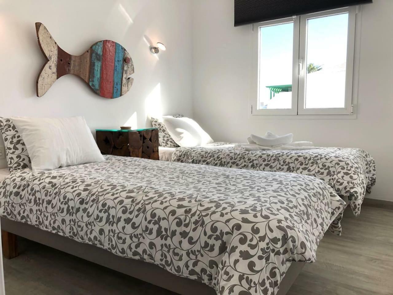 Sea Breeze With Shared Pool And Near The Beach Apartment Costa Teguise Bagian luar foto