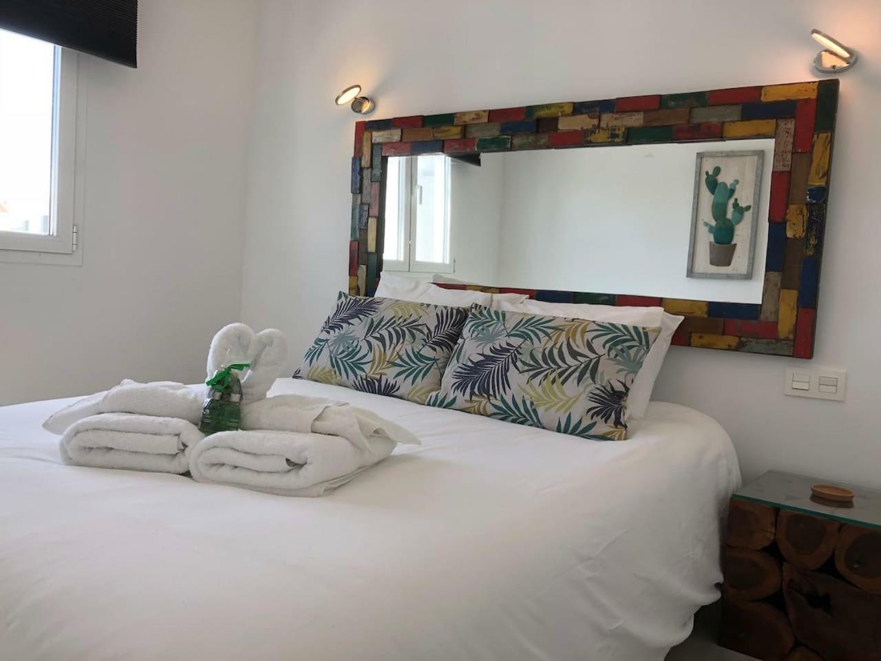 Sea Breeze With Shared Pool And Near The Beach Apartment Costa Teguise Bagian luar foto