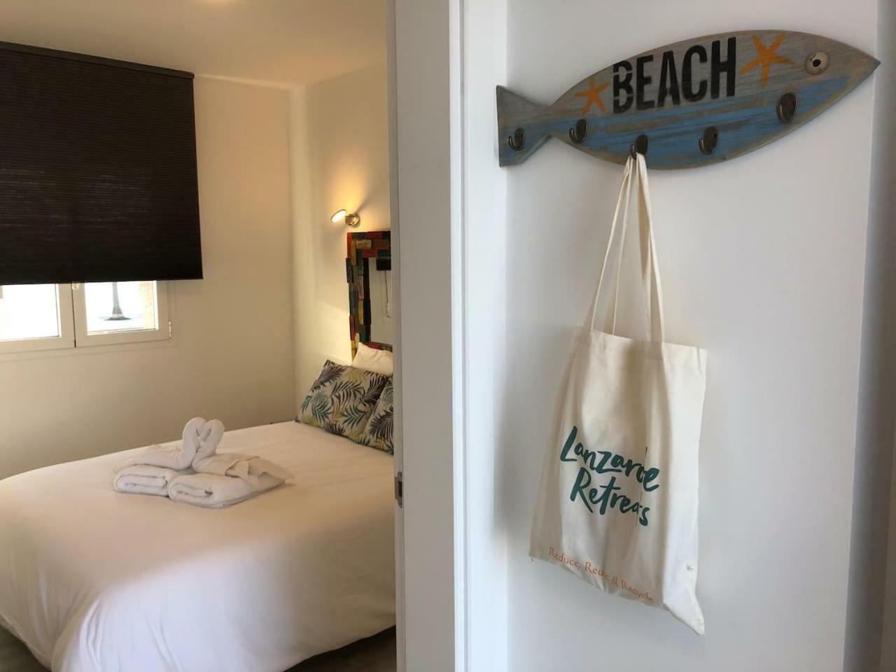 Sea Breeze With Shared Pool And Near The Beach Apartment Costa Teguise Bagian luar foto